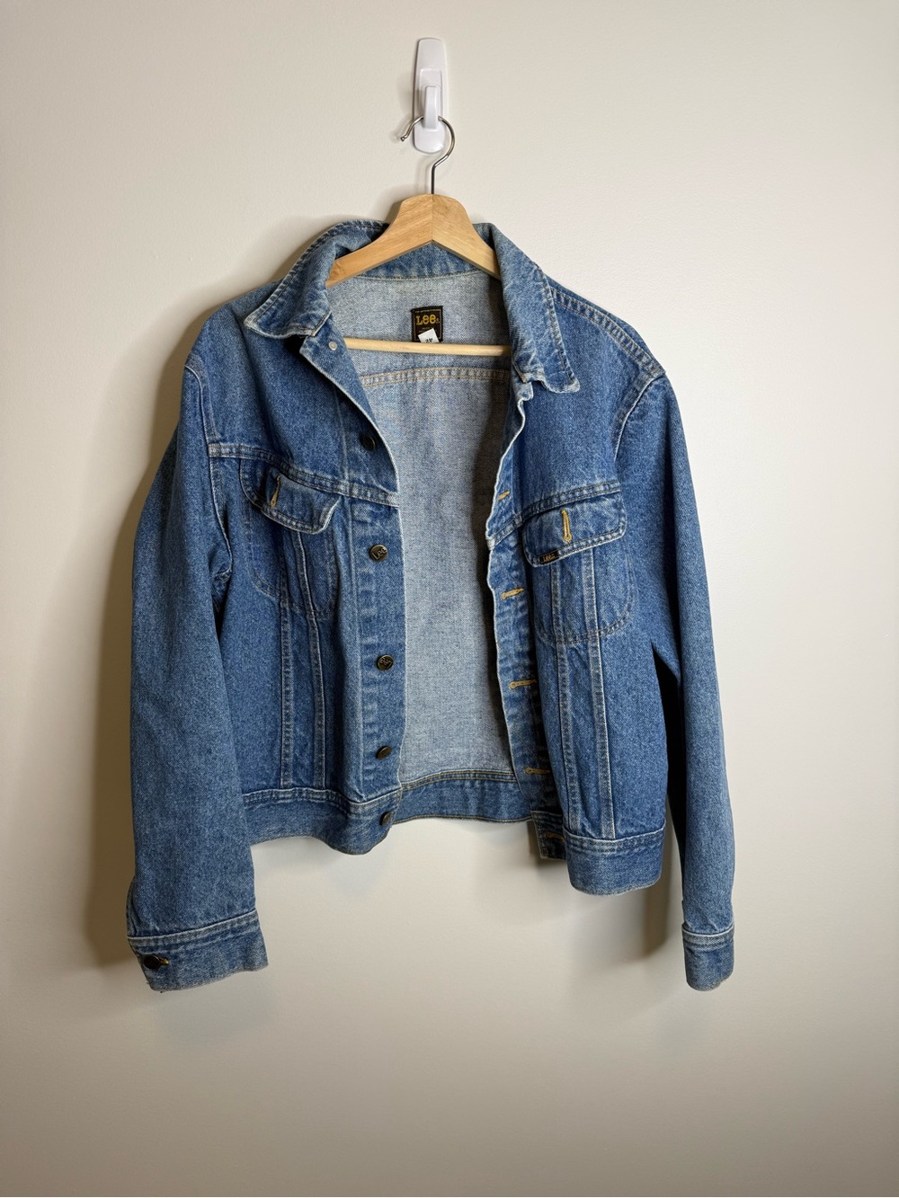 Lee Classic Medium Blue Denim Trucker Jacket Jean denim size 42 large